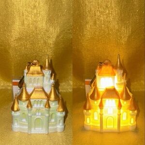 Disney Princess Light-up Castle PocketBac Holder Sanitizer. Limited edition.
